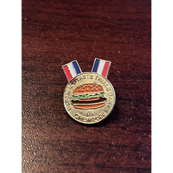 McDonald’s Crew 2000 Taste Trials Game Medal Employee Lapel Hat Pin - Picture 1 of 3